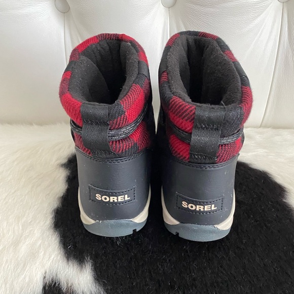 Sorel Whitney Red Buffalo Plaid Winter Booties NWOT - Picture 4 of 5